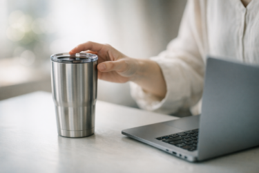 【2026年】SNSで大バズり　隙間が埋まる透明キッチンマット